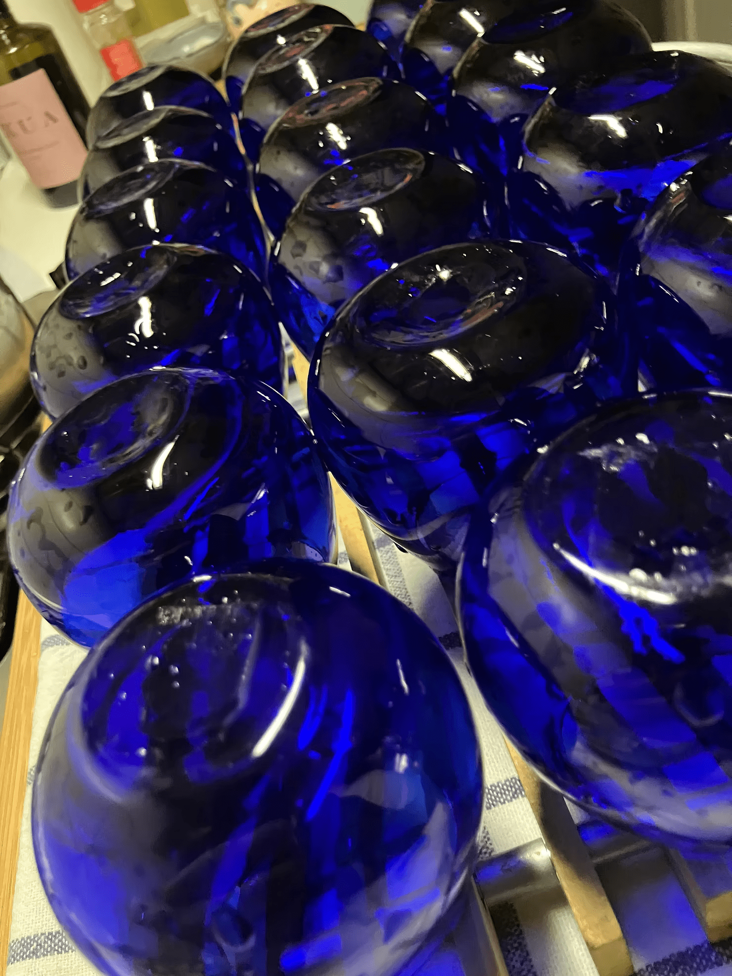 Pourquoi les verres bleus ? - Ad Olivetum